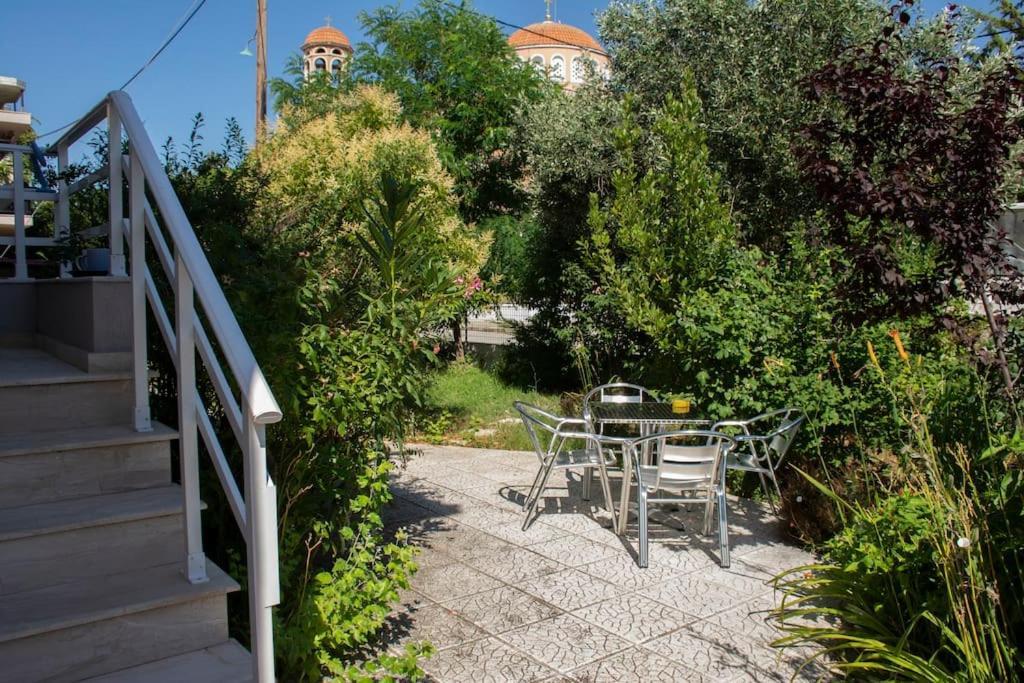 Апартаменти Anadora 2: Hospitable Stone House With Yard Александруполіс Екстер'єр фото